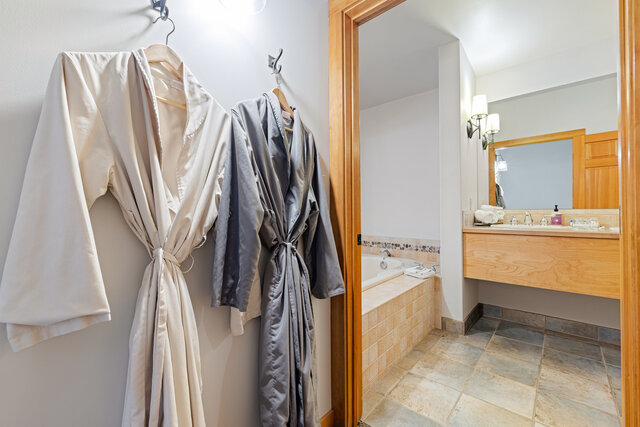 Image 7 for Spring Suite @ Landhaus Erika (21+ guests only)