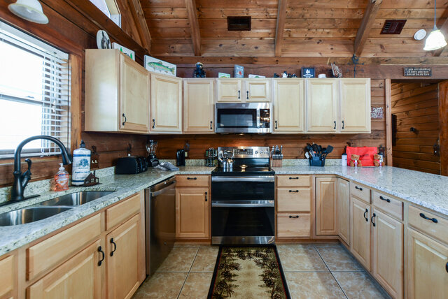 Image 3 for Cozy Branson Cabin with Hot Tub