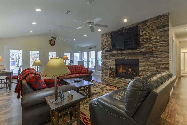 Image 13 for Scenic Cove Lake Front Lodge