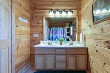 Image 2 for Little Bear Cabin w/Hot Tub