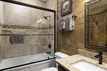 Image 17 for New Lake Lodge with Hot Tub & Games