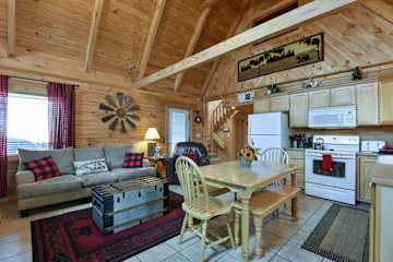 Image 3 for Little Bear Cabin w/Hot Tub