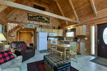 Image 25 for Little Bear Cabin w/Hot Tub