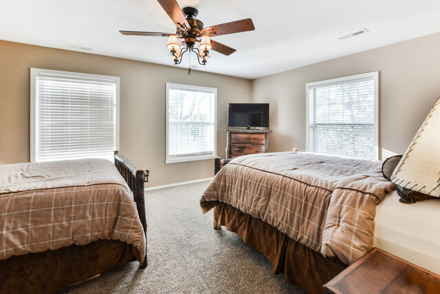 Image 21 for Newton Lake Lodge