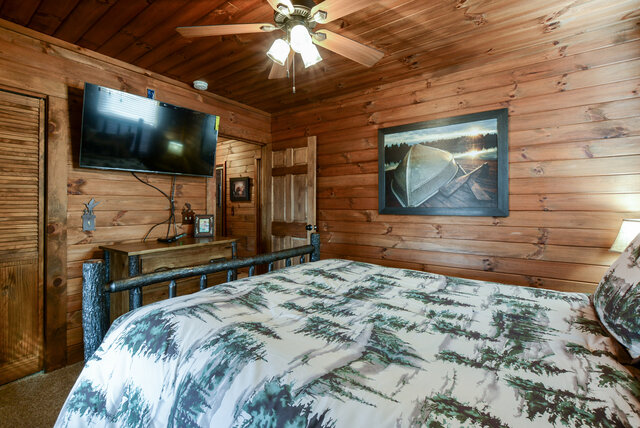 Image 14 for Cozy Branson Cabin with Hot Tub