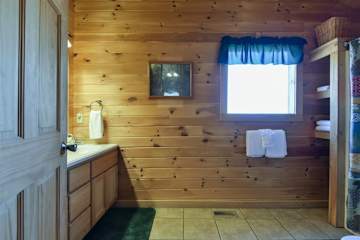 Image 20 for Little Bear Cabin w/Hot Tub
