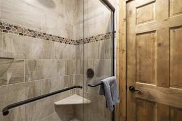 Image 8 for New Lake Lodge with Hot Tub & Games