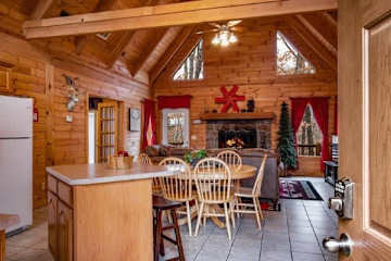 Image 4 for Rustic Cabin w/ Hot Tub & Pool Acess