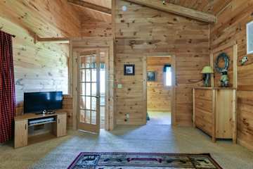 Image 12 for Little Bear Cabin w/Hot Tub