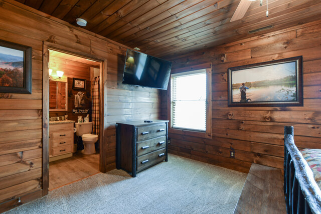 Image 11 for Cozy Branson Cabin with Hot Tub