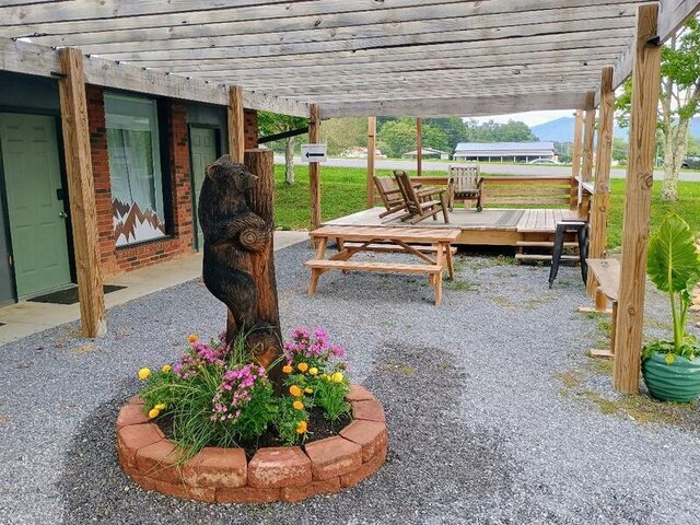 Image 9 for Whole Lodge Rental