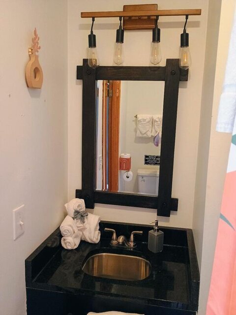 Image 6 for Honey Suckle