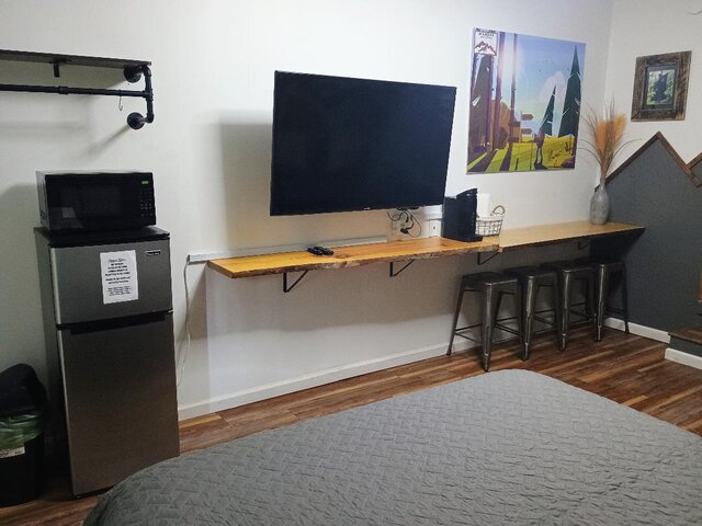 Image 3 for Mountain Laurel