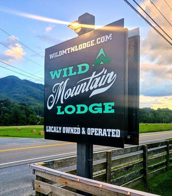 Image 11 for Whole Lodge Rental