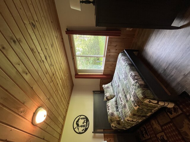 Image 16 for Moose Nugget Cabin