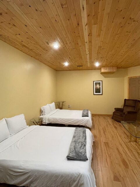 Image 11 for LO1) Lodge