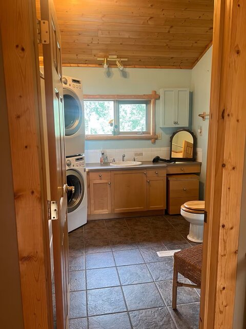 Image 14 for LO1) Lodge