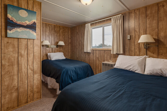 Image 4 for Adventure Lodge Room 4
