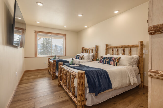 Image 1 for Moose Cabin Room 20