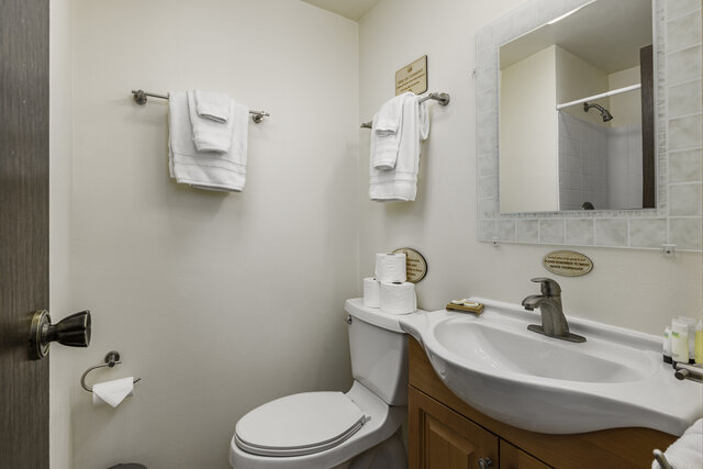 Image 5 for Adventure Lodge Room 7 (Mountain View)