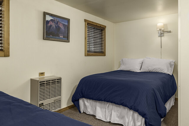 Image 4 for Adventure Lodge Room 5 (Mountain View)