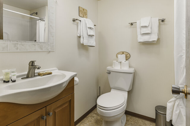 Image 6 for Adventure Lodge Room 4