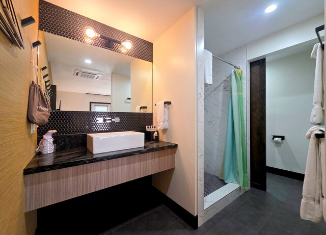 Image 5 for Sun Queen