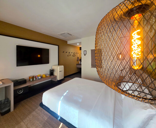 Image 4 for Sun Queen