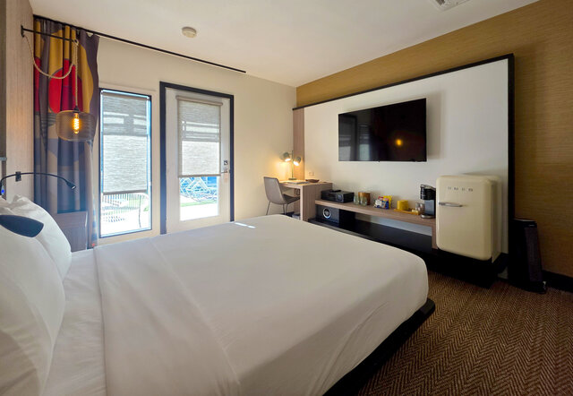 Image 3 for Sun Queen