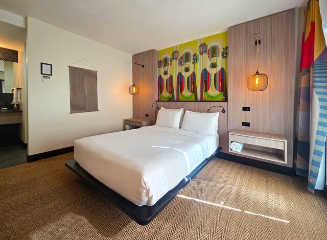 Image 2 for Sun Queen