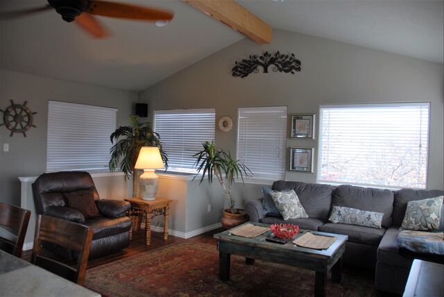 Image 3 for Dock Holiday Cabin