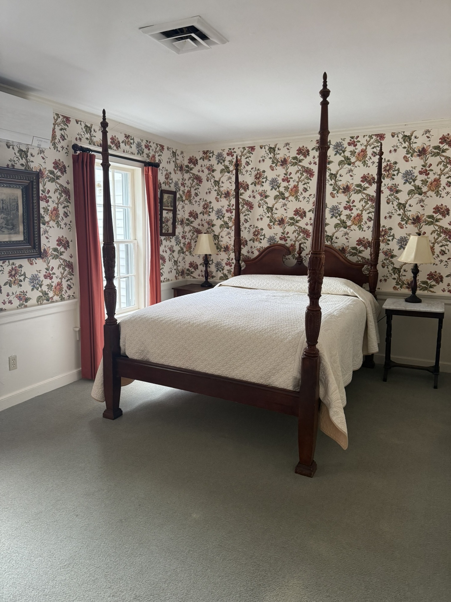 Image for 12 Guest Room 12