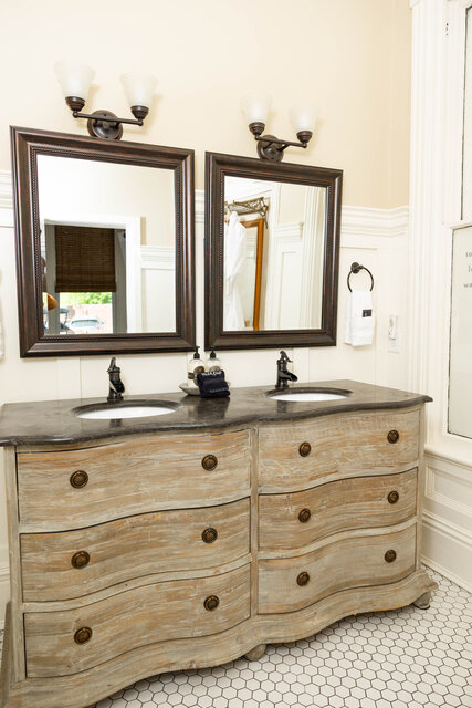 Image 6 for Petrie Suite