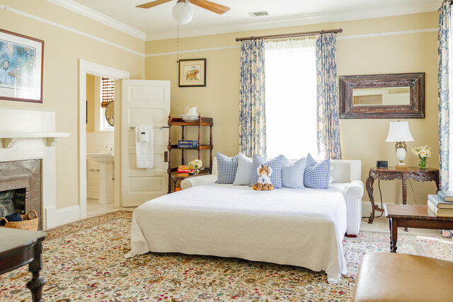 Image 5 for Aubie Suite