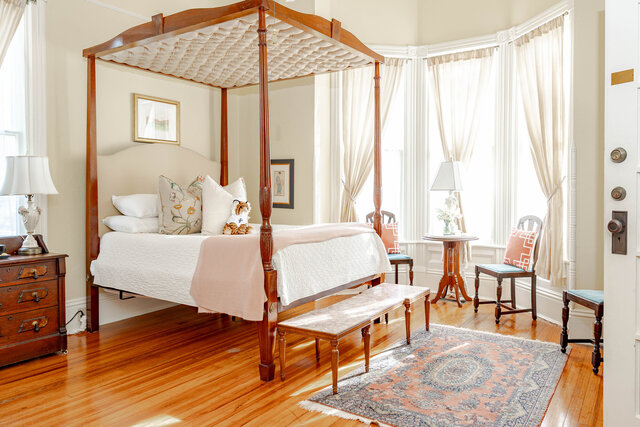 Image 3 for Petrie Suite