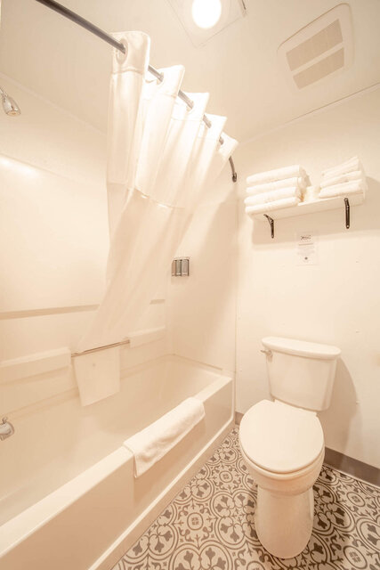 Image 6 for cabin single king - no pet