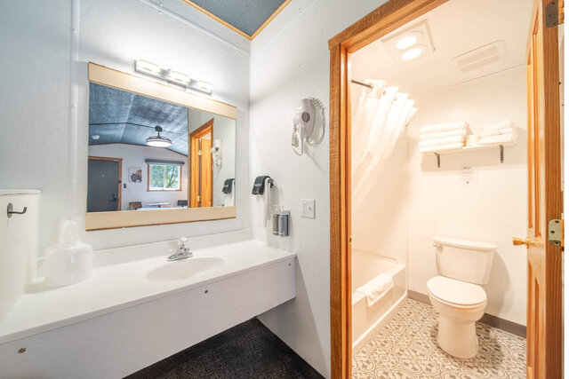 Image 7 for cabin single king - no pet