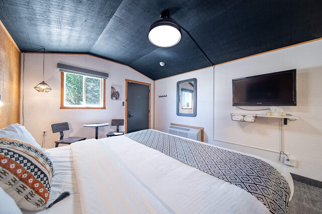 Image 5 for cabin single king - no pet