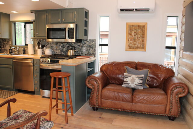 Image 4 for Lodgepole - Cottage in the woods.
