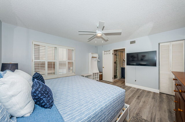 Image 23 for Peaceful beachfront stay 30 ft deck sweeping view