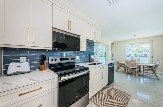 Image 12 for An Intra Coastal waterfront Home with pool