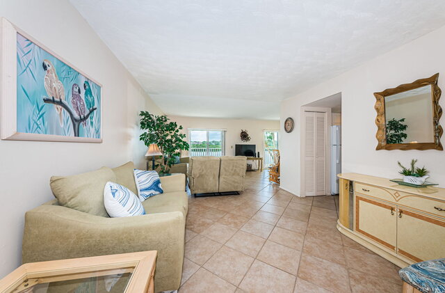 Image 17 for Beach Yacht Club waterfront Suite