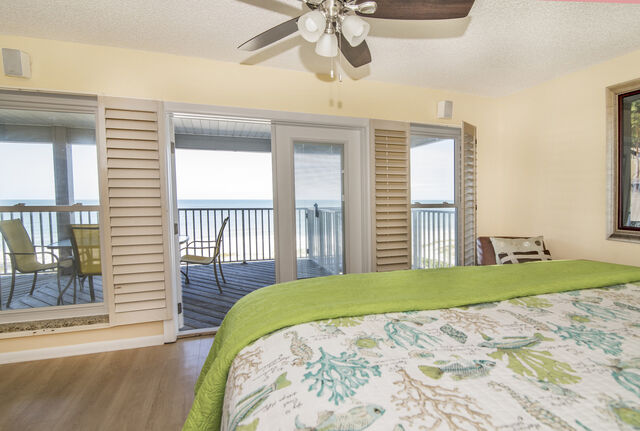 Image 2 for Joyce's Beachfront Penthouse