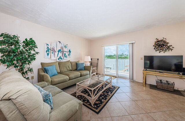 Image 1 for Beach Yacht Club waterfront Suite