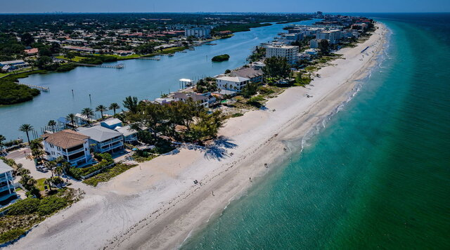 Image 20 for Beachfront Cypress & Sun Gulf Suite