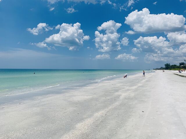 Image 6 for Joyce's Beachfront Penthouse