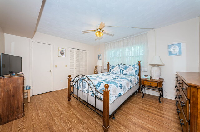 Image 12 for Beach Yacht Club waterfront Suite