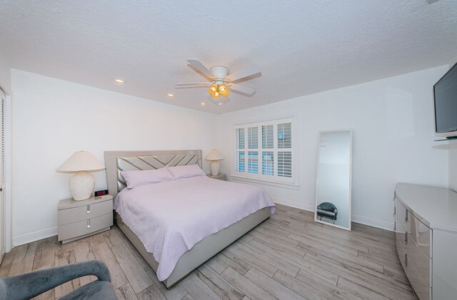 Image 17 for Beachfront Cypress & Sun Gulf Suite