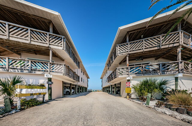 Image 7 for Peaceful beachfront stay 30 ft deck sweeping view