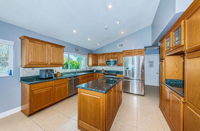 Image 12 for Tropical Island Beach House with pool